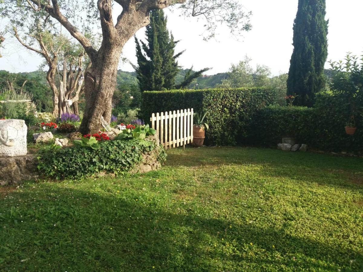 فيلا Da Adria Al Corvenale - Casa Vacanze Carrara - المظهر الخارجي الصورة