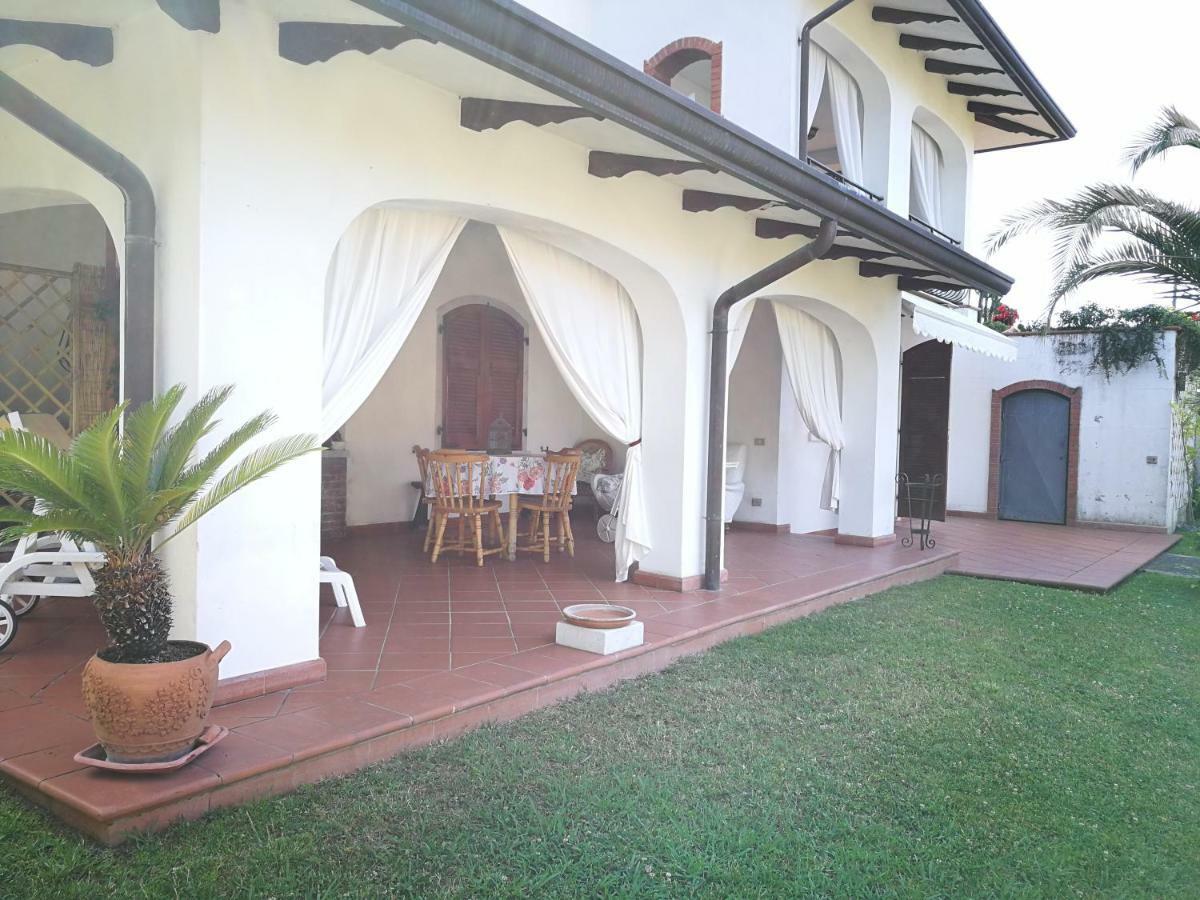 فيلا Da Adria Al Corvenale - Casa Vacanze Carrara - المظهر الخارجي الصورة