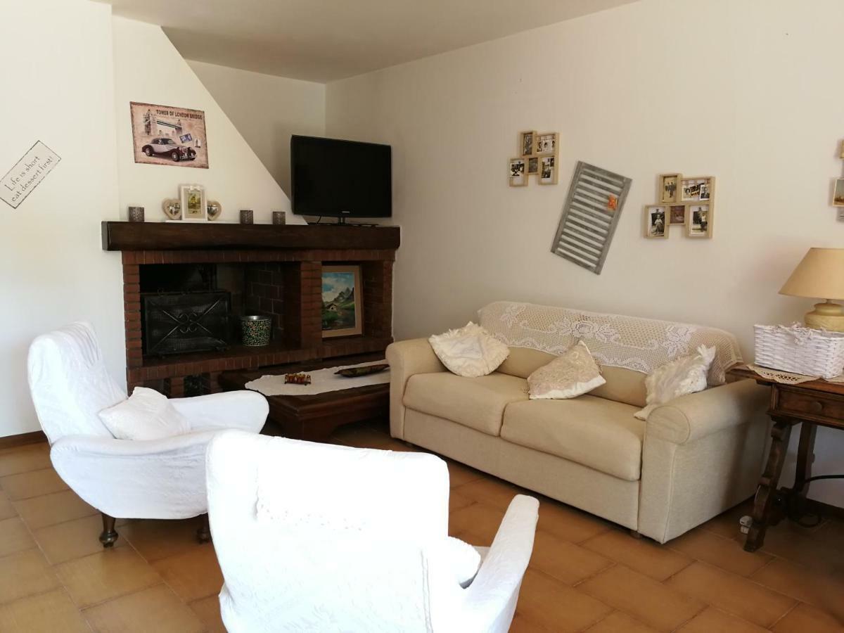 فيلا Da Adria Al Corvenale - Casa Vacanze Carrara - المظهر الخارجي الصورة
